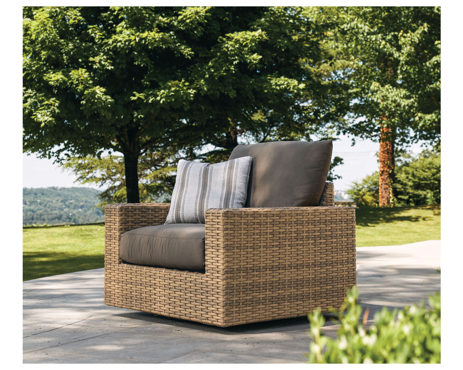 Campbell Outdoor Swivel Lounge Chair (Made to order fabrics) - Campbell Outdoor Swivel Lounge Chair