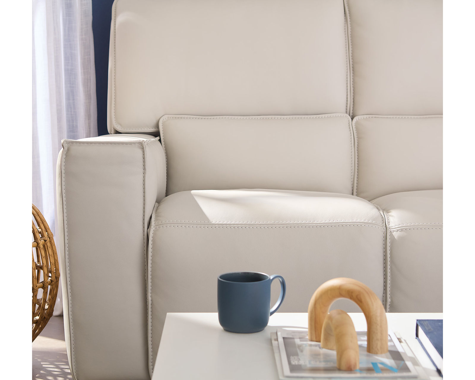 Miles Zero Gravity Power Headrest Power Reclining Console Loveseat (In stock) - Miles Zero Gravity Sofa with Power Recline Power Headrest