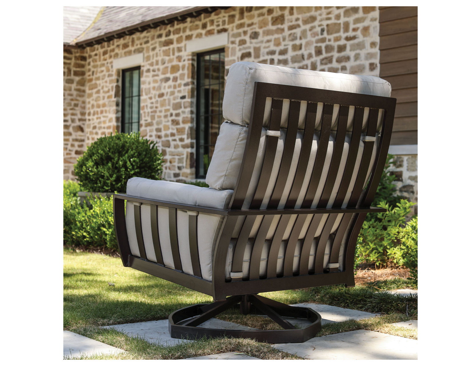 Smith Lake Outdoor Swivel Lounge Chair (24 fabrics - 8 metal finishes) - Smith Lake Outdoor Swivel Lounge Chair 