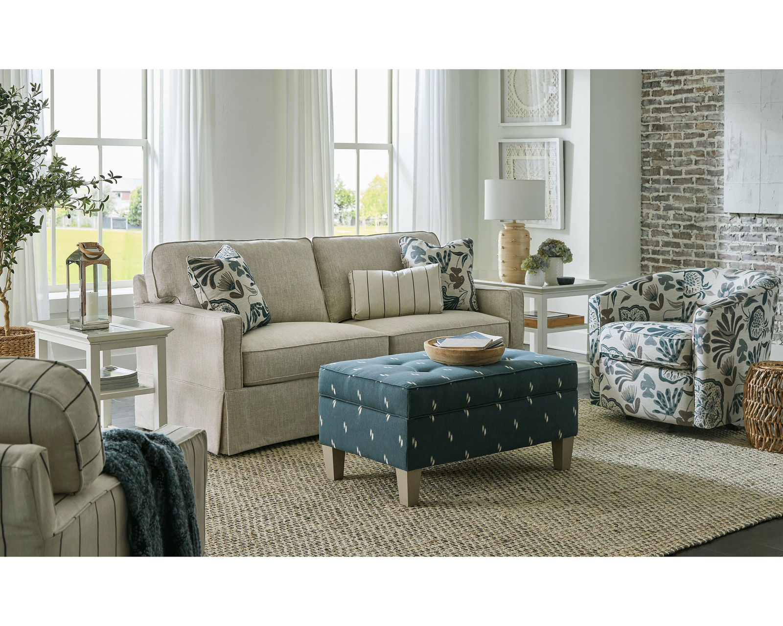 Laurel 9374 Slipcover Sofa (+100 performance fabrics) 80" - 86" - Image 8