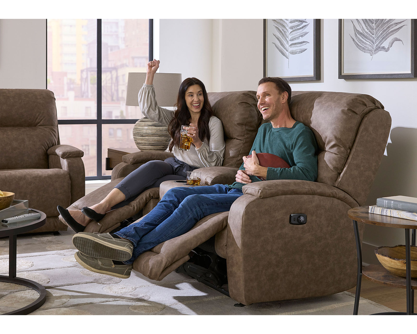 Maverly 88" Reclining Sofa (+130 fabrics) - Image 13