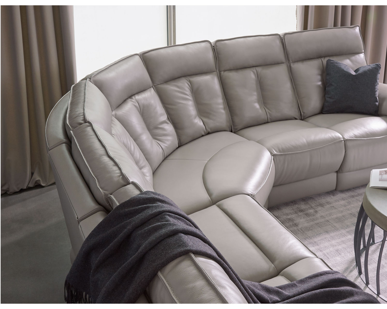 Oakley 41187 Power Headrest Power Reclining Sectional (Made to order fabrics and leathers) - Image 32