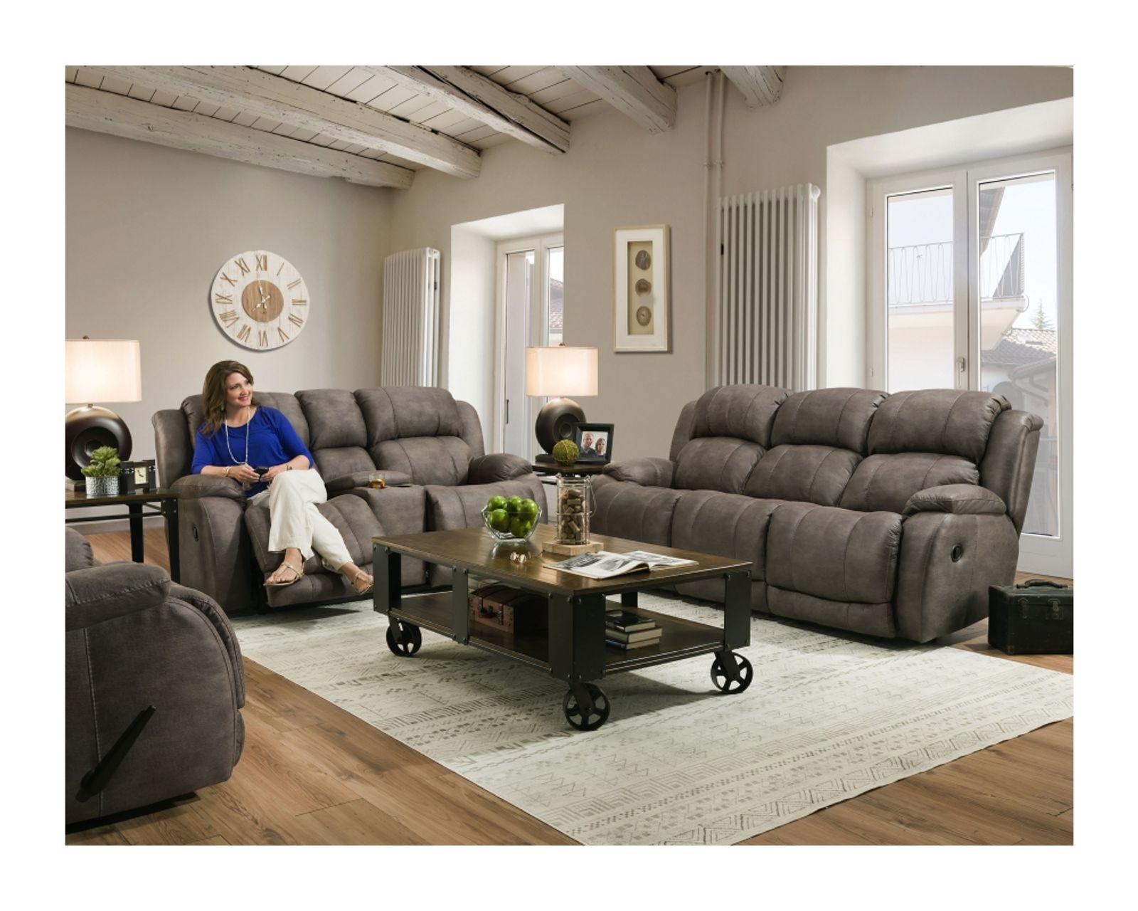 Forrest 80" Reclining Console Loveseat (In stock) - Image 4