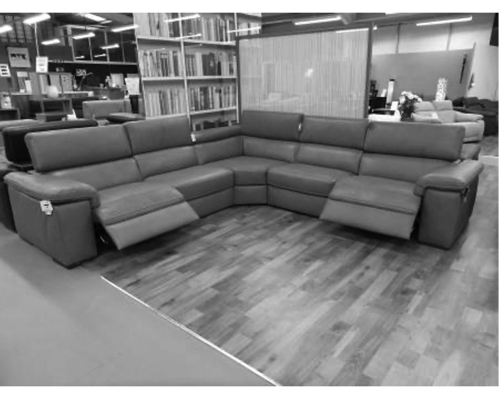 Solare B817 Fabric Power Reclining Sectional (Made to order fabrics) - Image 4