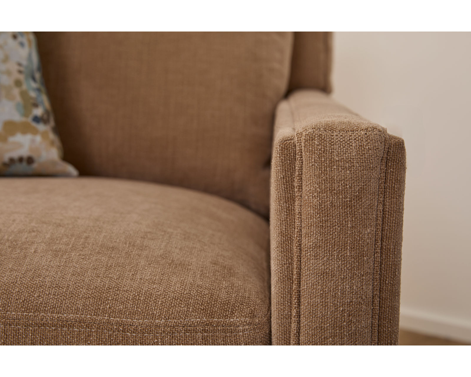 Lottie 7561 Sofa (88") +90 fabrics - Image 17