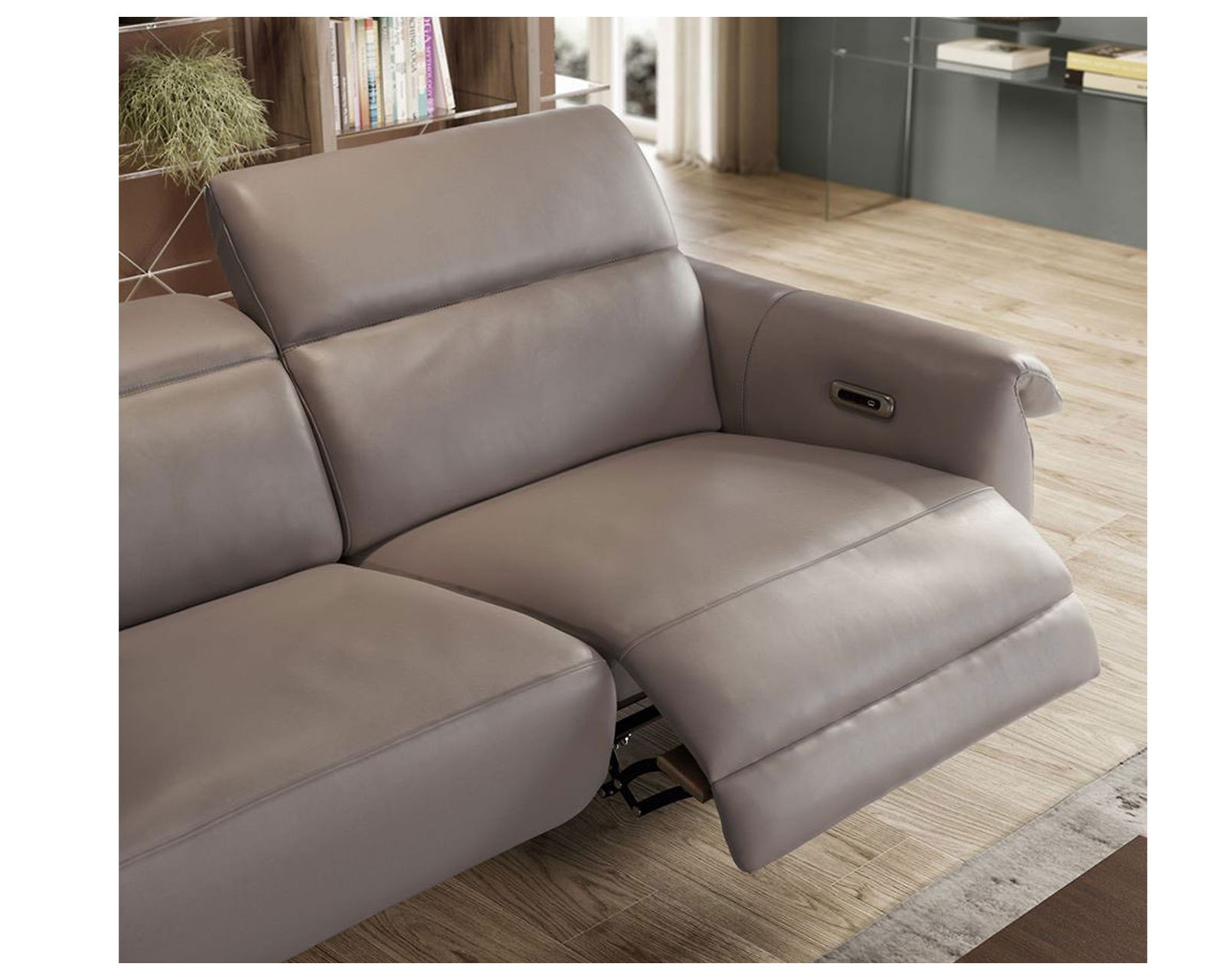 Leggiadro C143 Leather Power Reclining Sectional (Made to order leathers) - Image 12