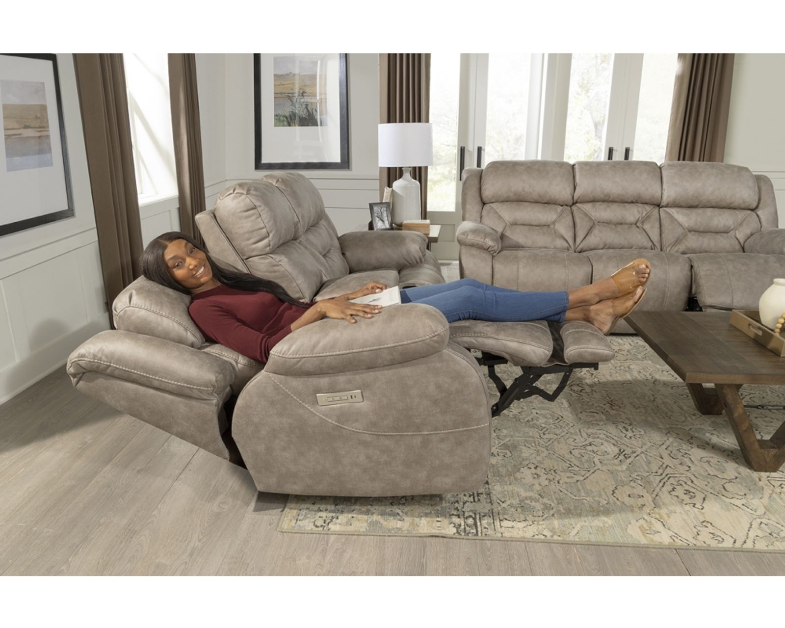 Oakley 78" Zero Gravity Triple Power Reclining Console Loveseat Tan (In stock) - Image 12