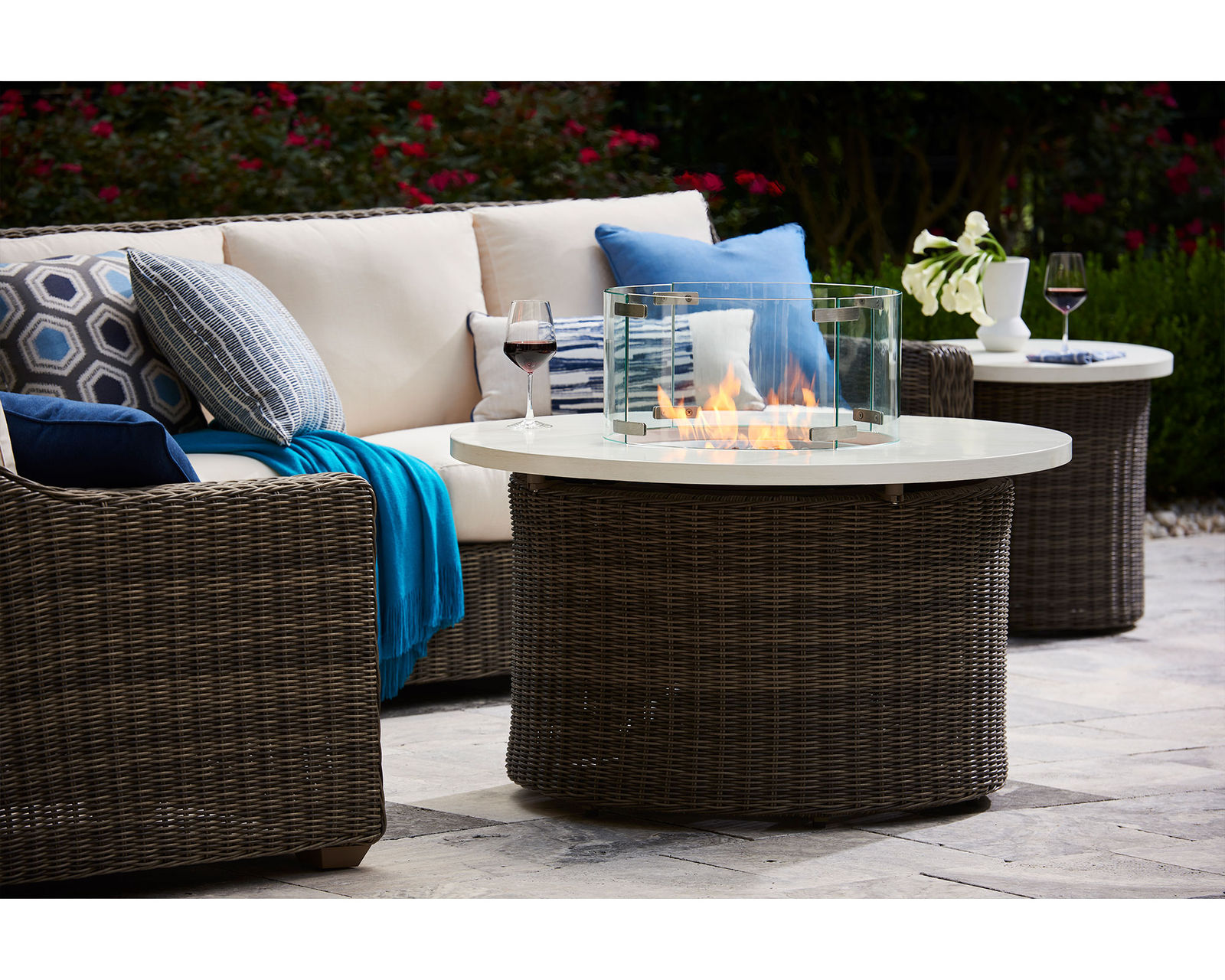 Oasis Outdoor Sofa (Made to order fabrics) - Image 4