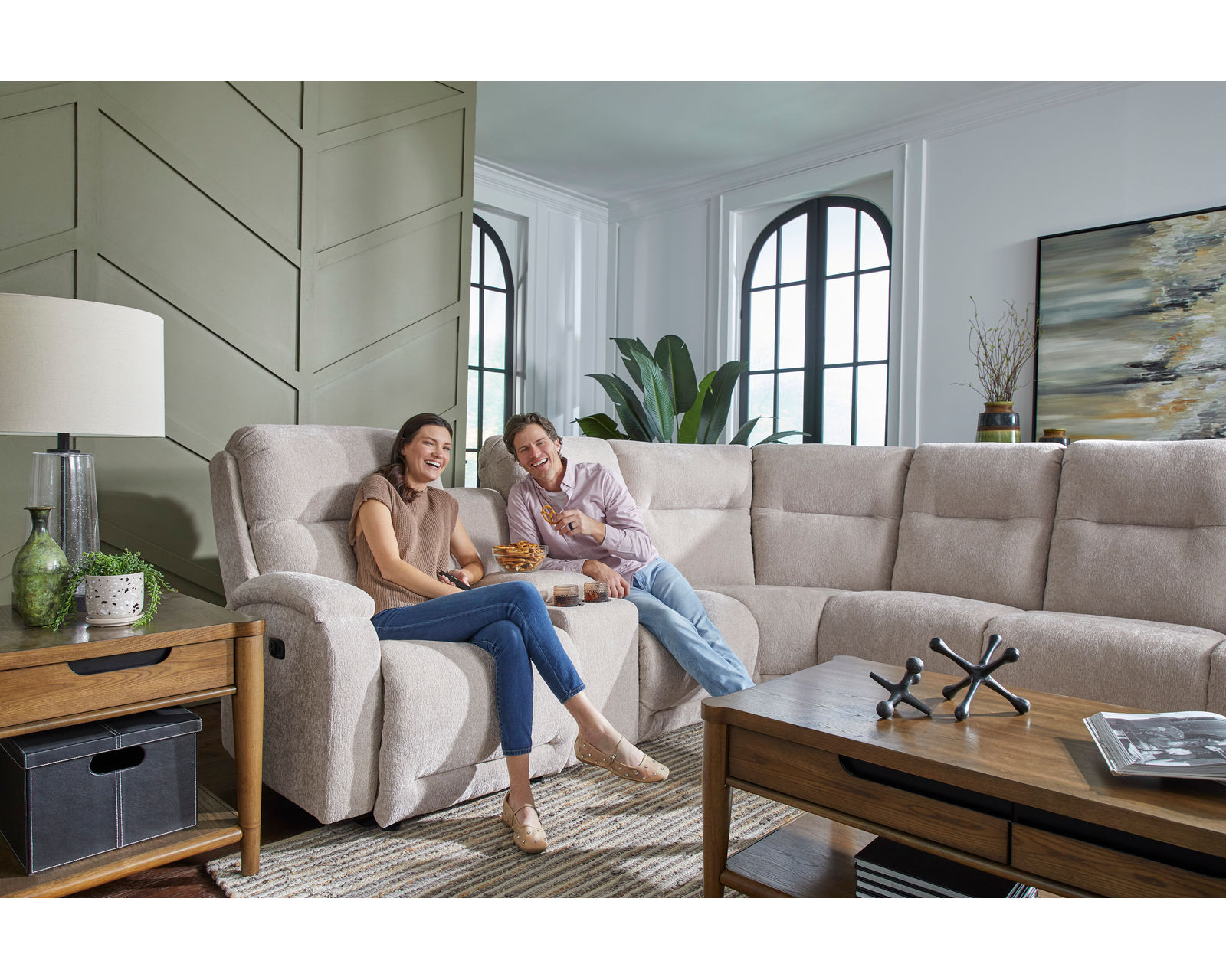 Maverly Reclining Sectional (+100 fabrics) - Image 10